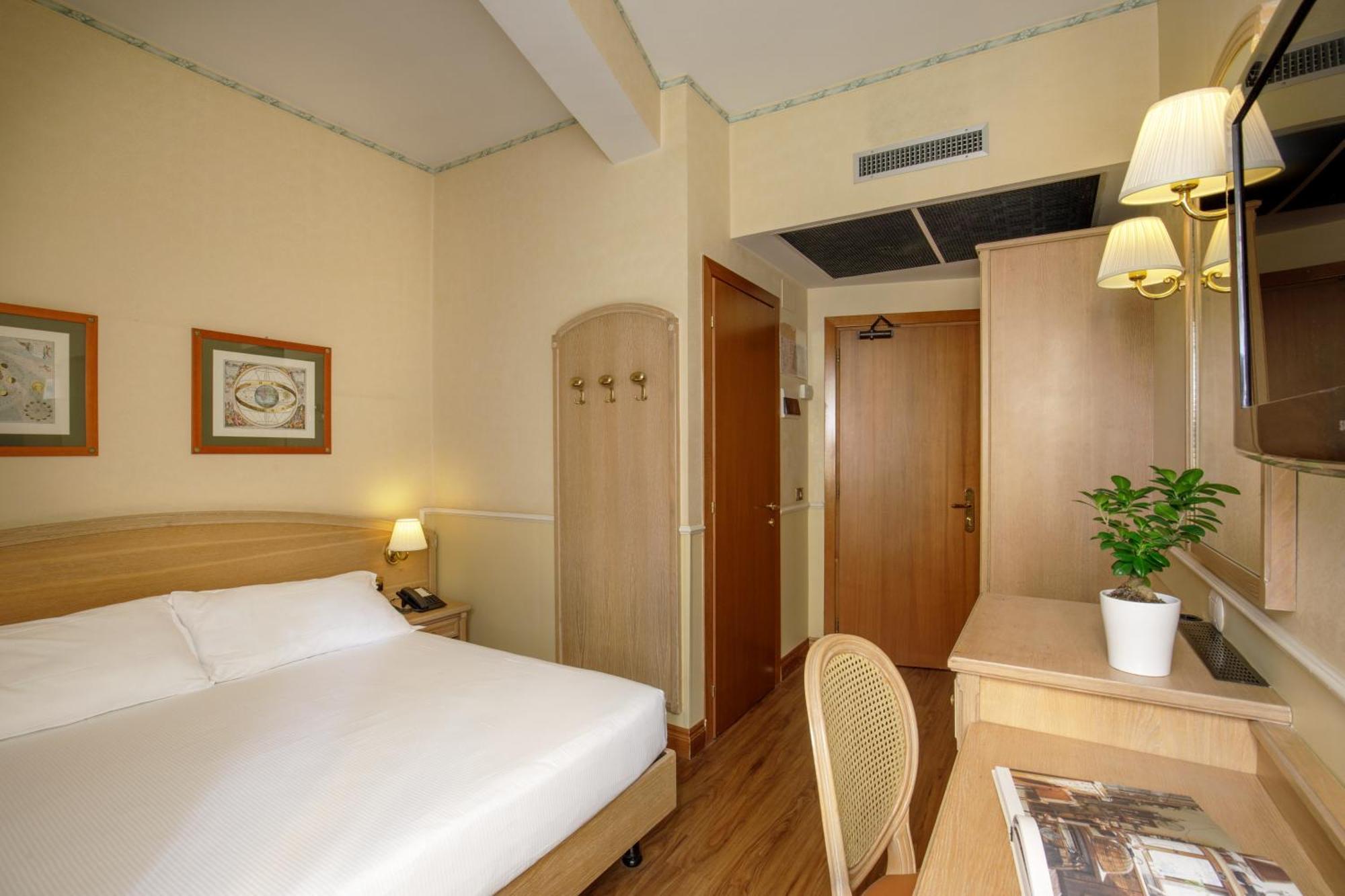 Hotel Santa Costanza By Omnia Hotels Rome Bagian luar foto