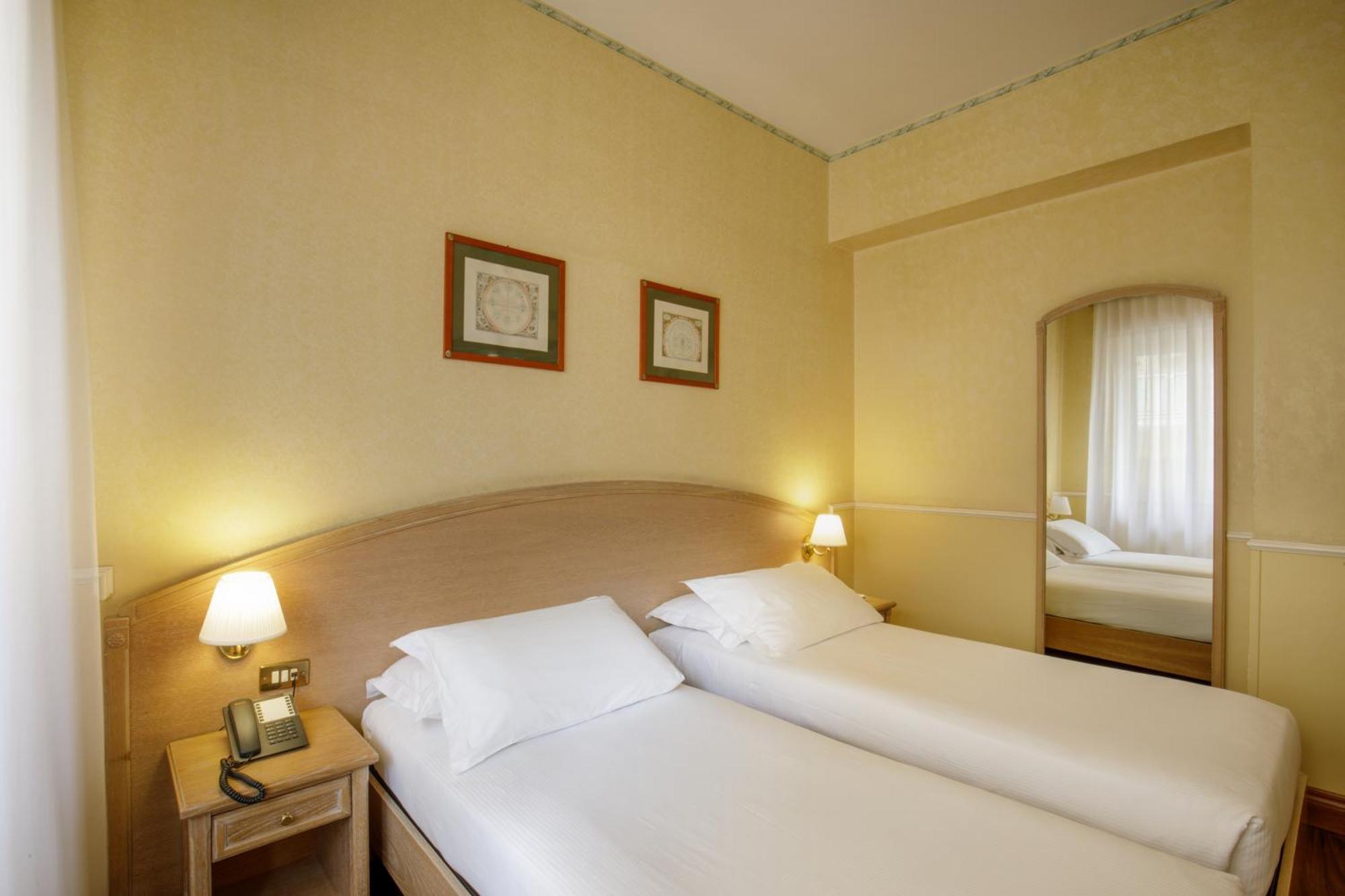 Hotel Santa Costanza By Omnia Hotels Rome Bagian luar foto