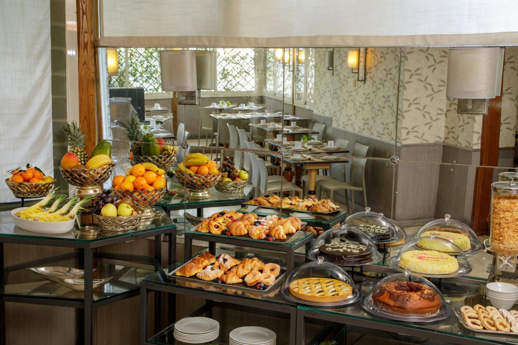 Hotel Santa Costanza By Omnia Hotels Rome Bagian luar foto
