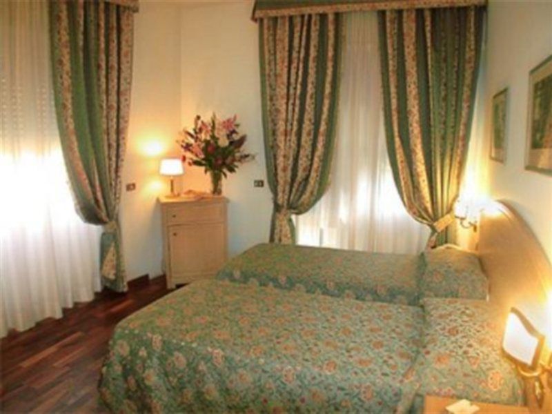 Hotel Santa Costanza By Omnia Hotels Rome Ruang foto